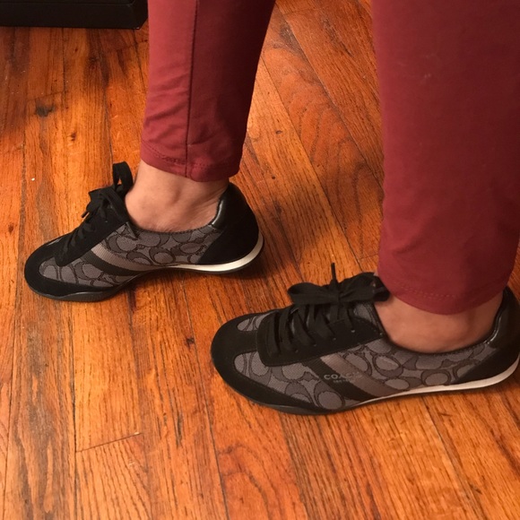 🚨 Black & White Coach Sneakers 🚨 - Picture 3 of 7